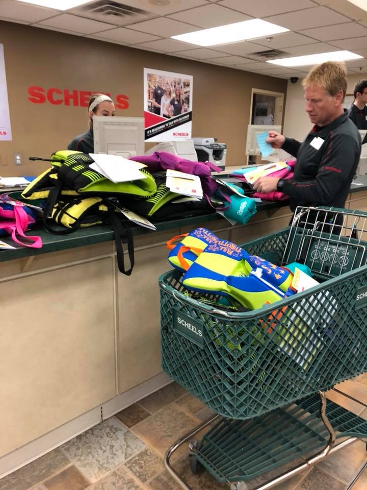 35922843 2228688333814489 9067598164348895232 n